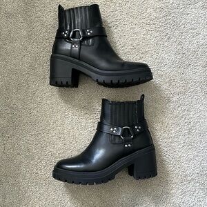 Worn less than a handful of times, nothing wrong, just never worn